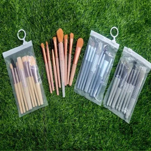 cosmetic brushes makeup